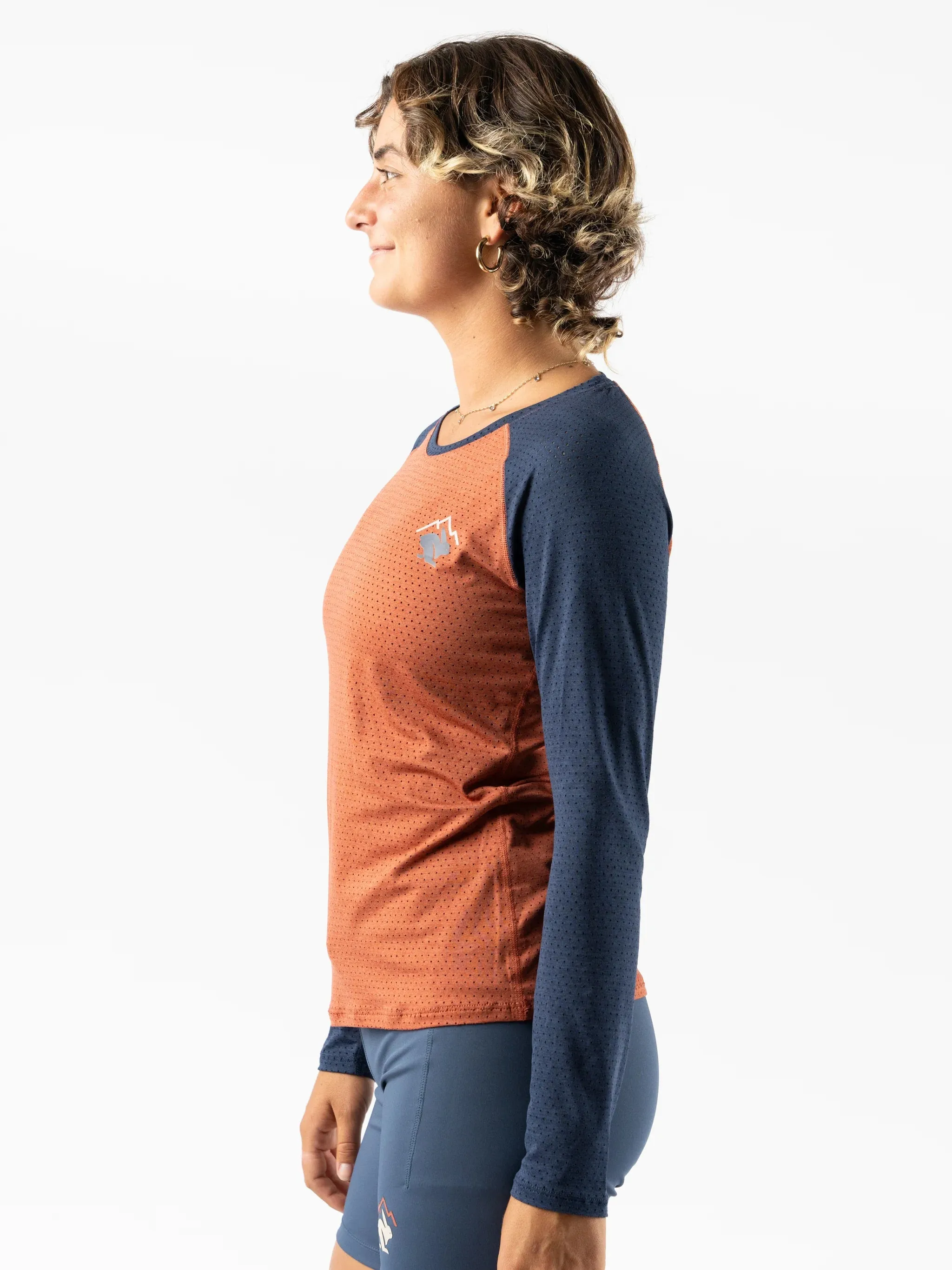 rabbit Women's EZ Tee Perf Trail LS in Burnt Brick