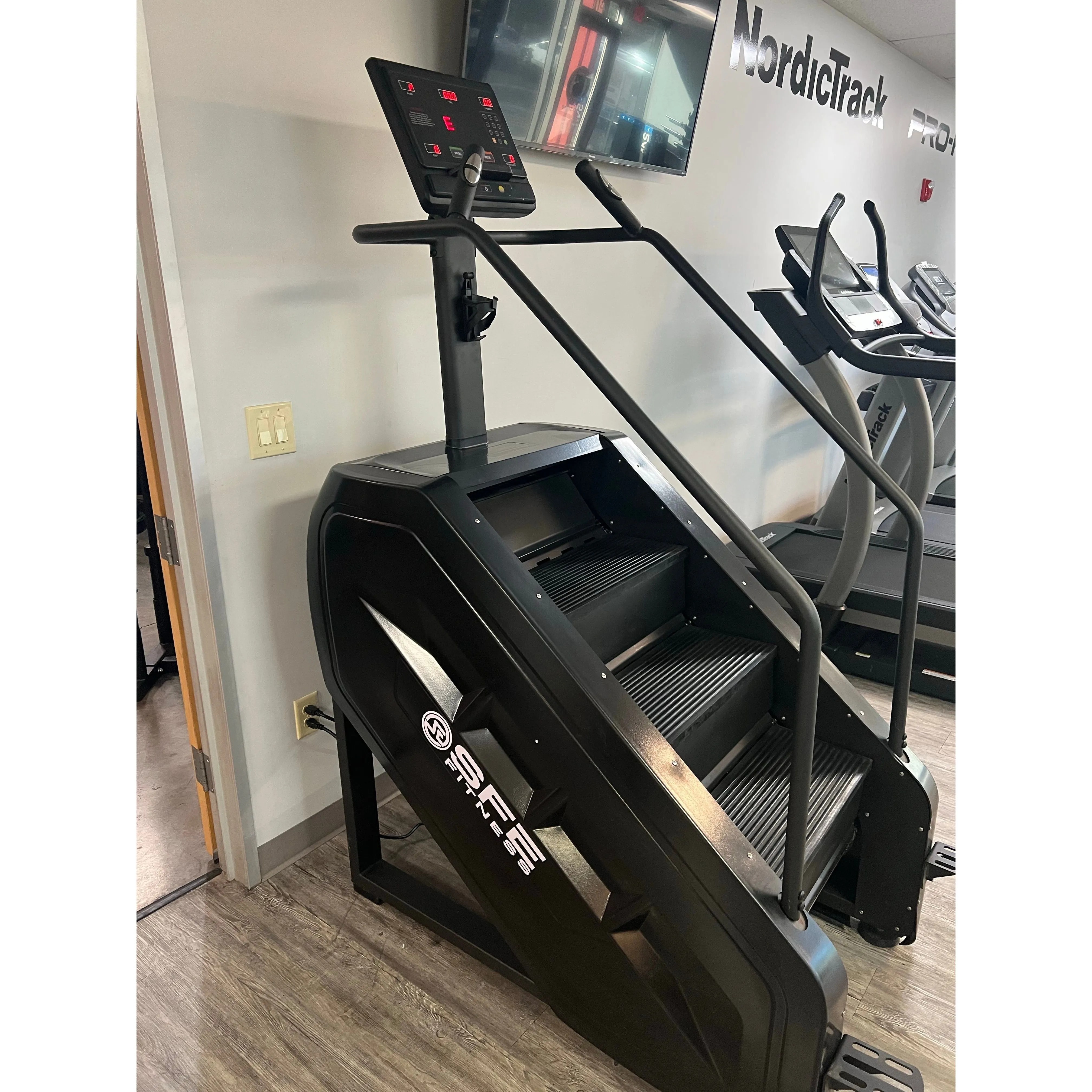 SFE Stepmill Pro (Stairmaster) w/ Revolving Steps and Performance Monitor (NEW)